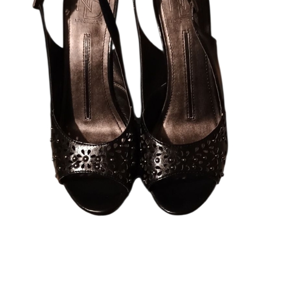 **EXCELLENT CONDITION**New Directions Black Wedge Peep-Toe Shoes - Picture 3 of 8